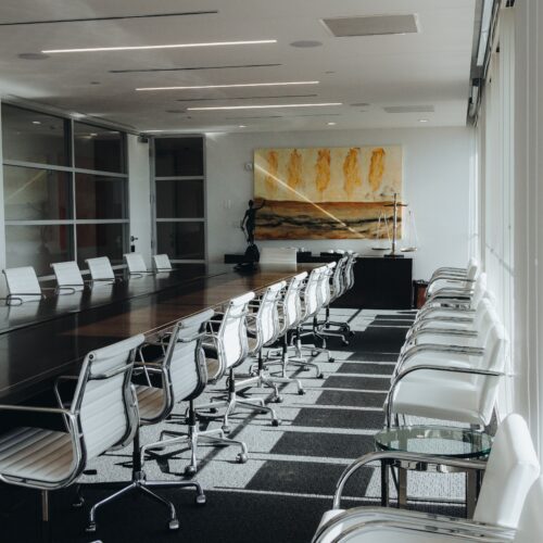 Rola hoteli konferencyjnych w wspieraniu biznesu i organizacji wydarzeń