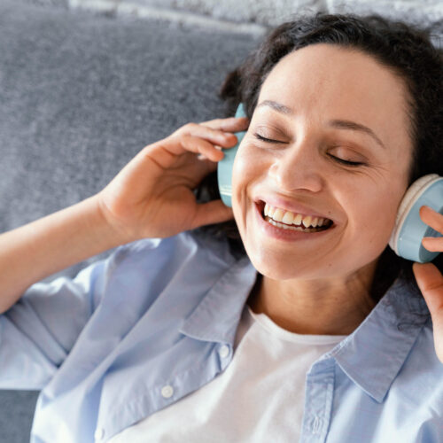 Jak wykorzystać muzykę do poprawy samopoczucia i efektywności pracy